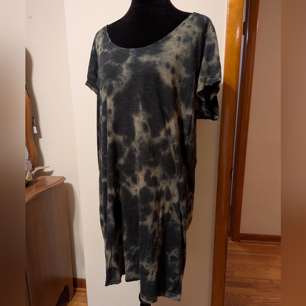 Social Standard By Sanctuary Marble Green Tee Shirt Dress